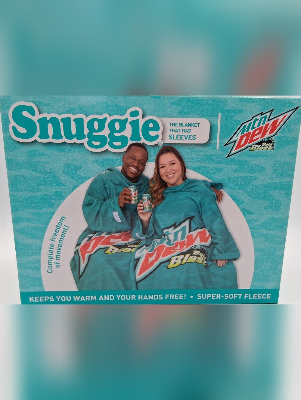 New Snuggie Mountain Dew Big Blast Sleeve Blanket. Size 71 X 54 Inches.